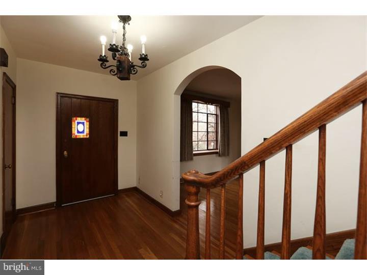 652 Broad Acres Road Narberth, PA 19072 - Photo 5 of 24 Hallway