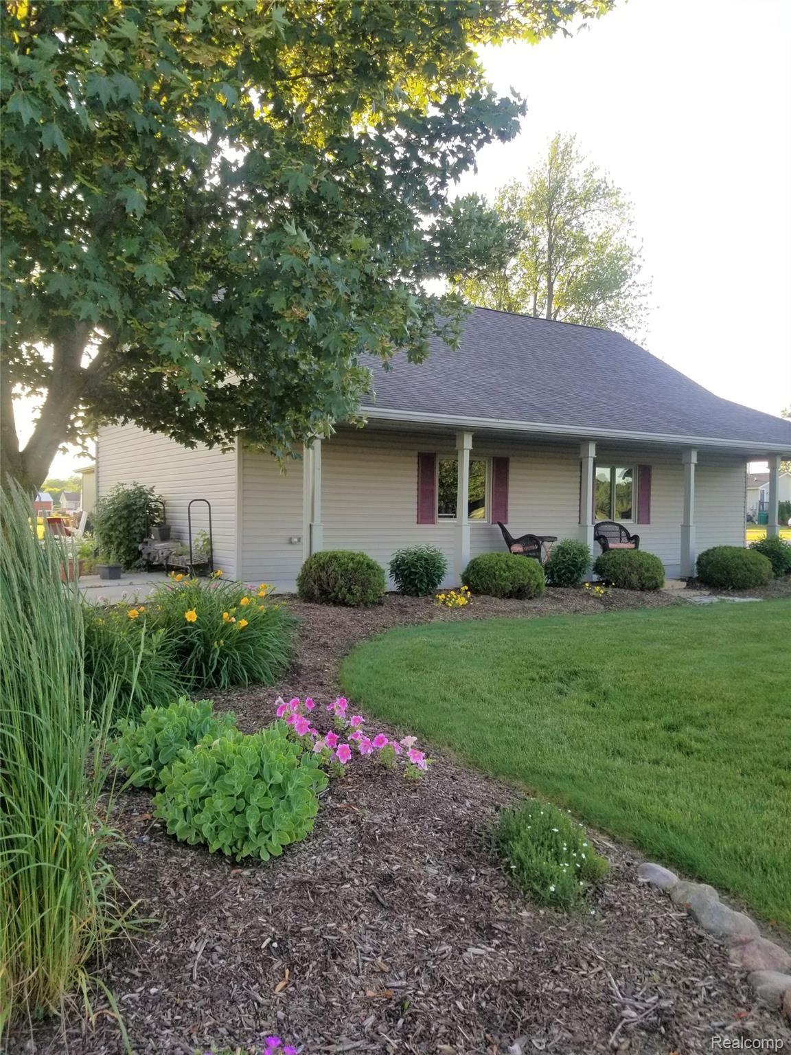 21320 McPhall Road Armada, MI 48005 - Photo 3 of 23 Home 3.jpg