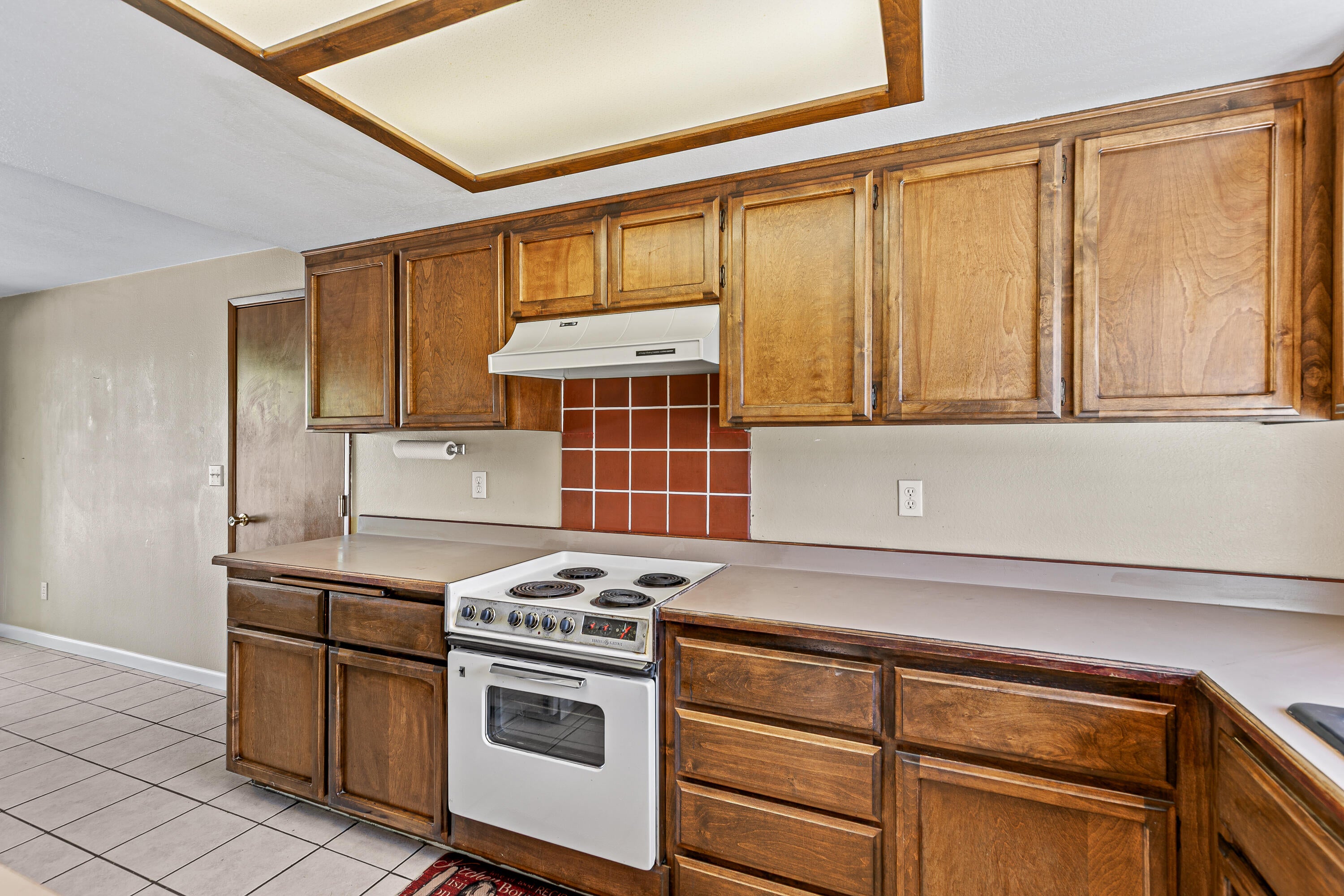 3279 Delta Waters Road Medford, OR 97504 - Photo 7 of 20 7