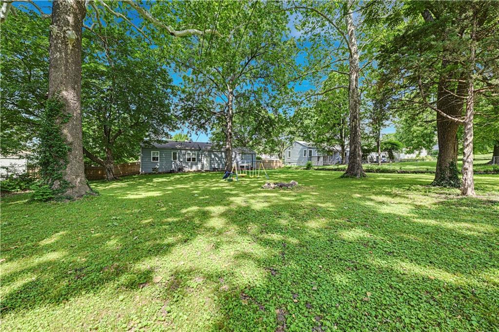 9715 Holmes Road Kansas City, MO 64131 - Photo 2 of 26