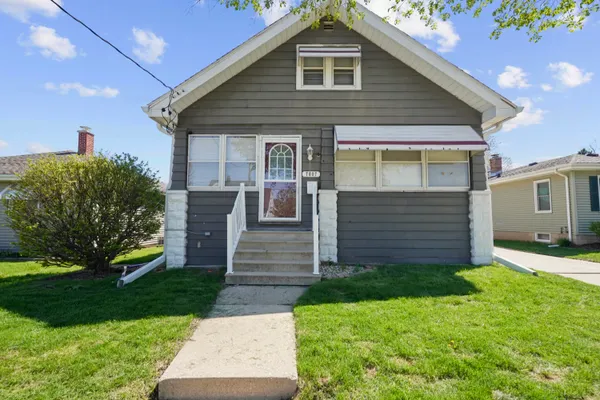$279,900 | 7607 39th Avenue, Kenosha, WI 53142