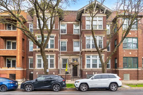 $3,400 | 660 East 51st Street, Unit 1A, Chicago, IL 60615