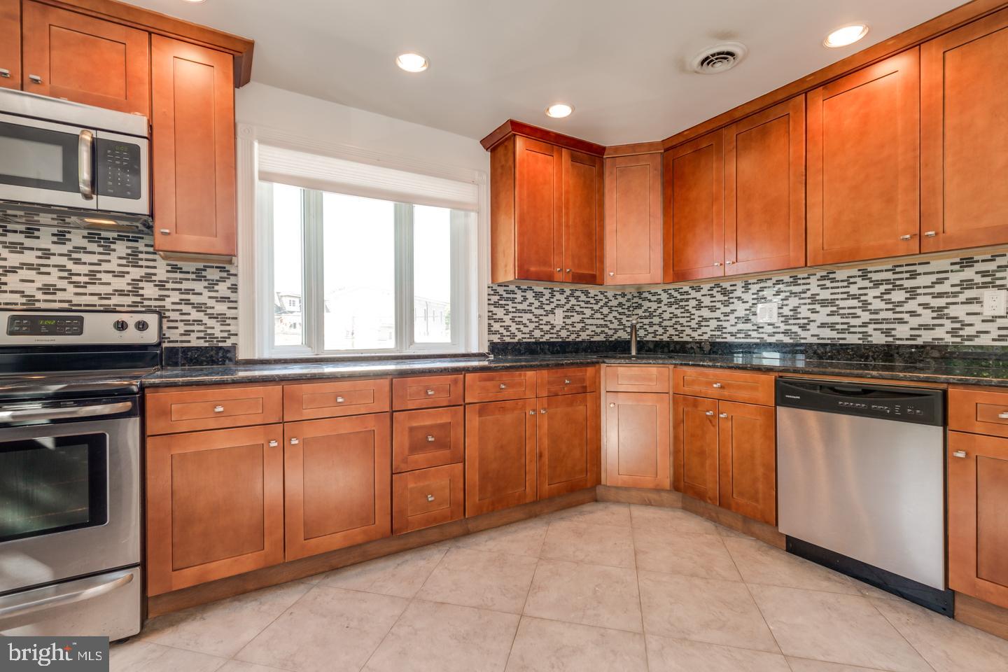21 Ellis Street, Unit 2 Haddonfield, NJ 08033 - Photo 9 of 13 Kitchen