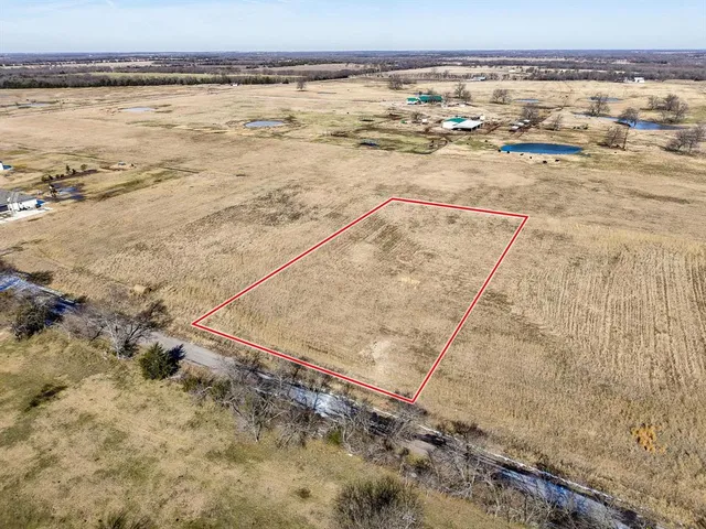 a view of a outdoor space