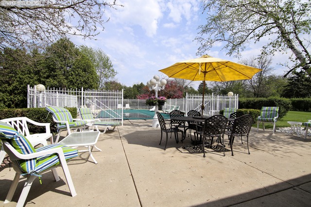 1853 Pfingsten Road Northbrook, IL 60062 - Photo 20 of 24