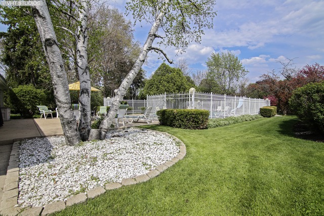 1853 Pfingsten Road Northbrook, IL 60062 - Photo 21 of 24