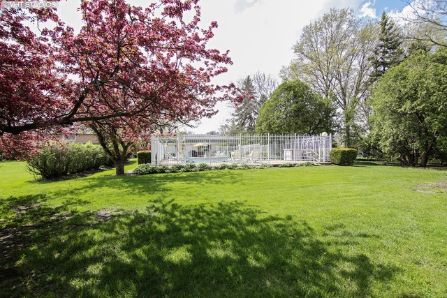 1853 Pfingsten Road Northbrook, IL 60062 - Photo 23 of 24