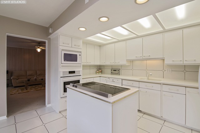 1853 Pfingsten Road Northbrook, IL 60062 - Photo 8 of 24