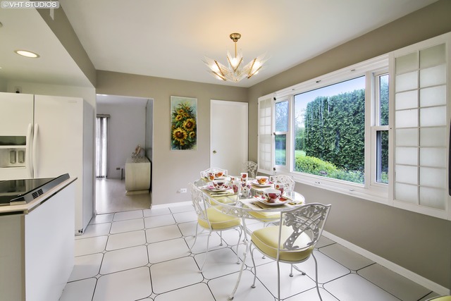 1853 Pfingsten Road Northbrook, IL 60062 - Photo 10 of 24