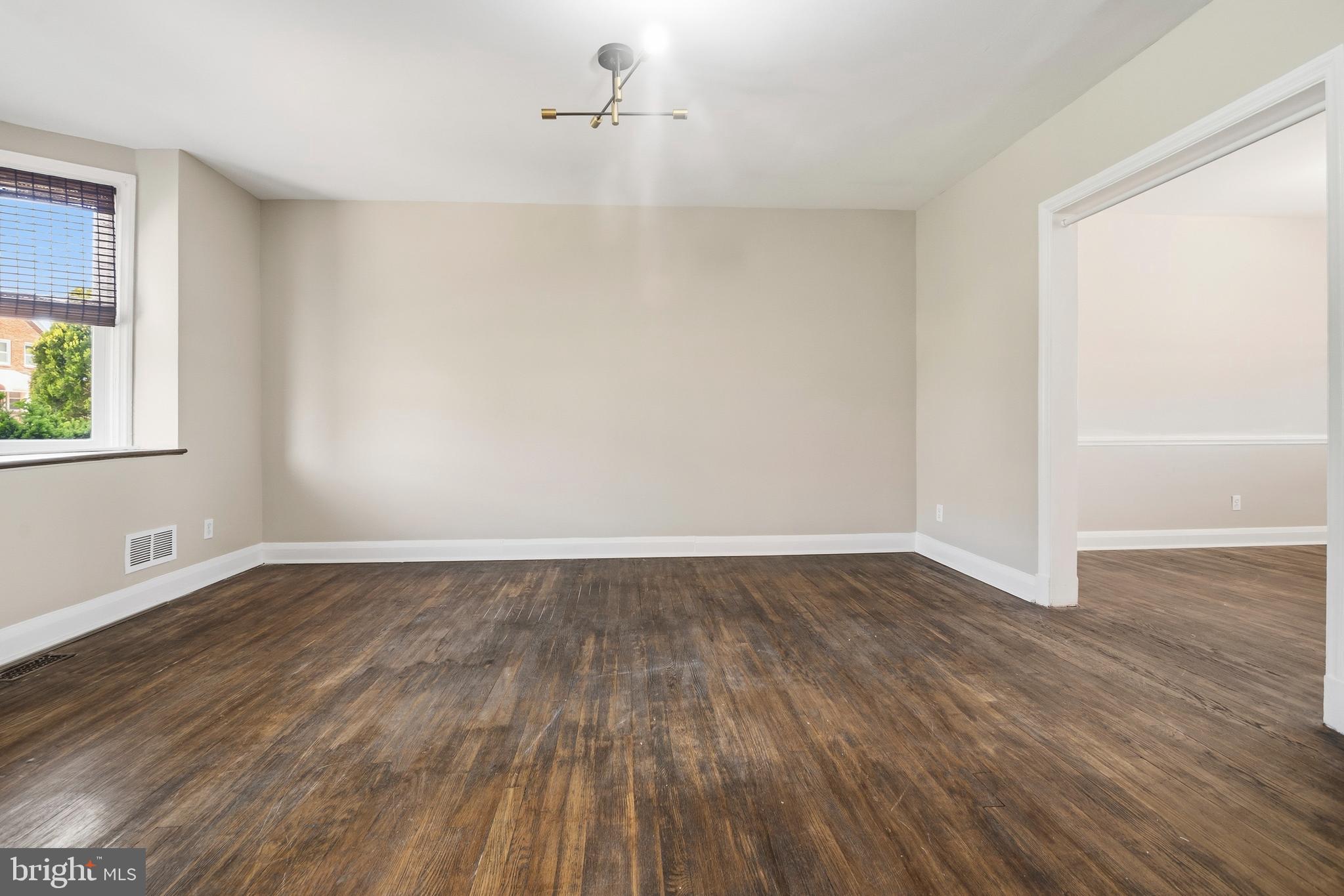 1543 Sheffield Road Baltimore, MD 21218 - Photo 5 of 28 Living room