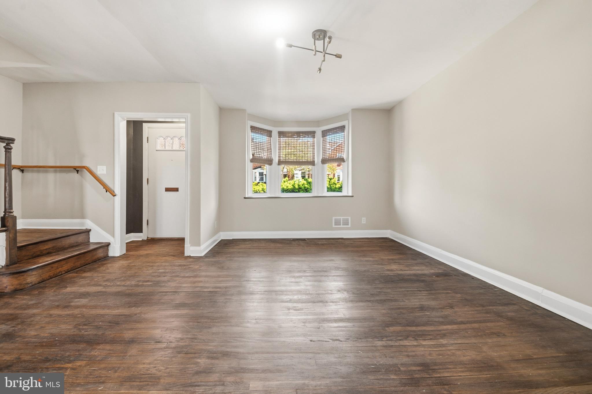 1543 Sheffield Road Baltimore, MD 21218 - Photo 6 of 28 Living room