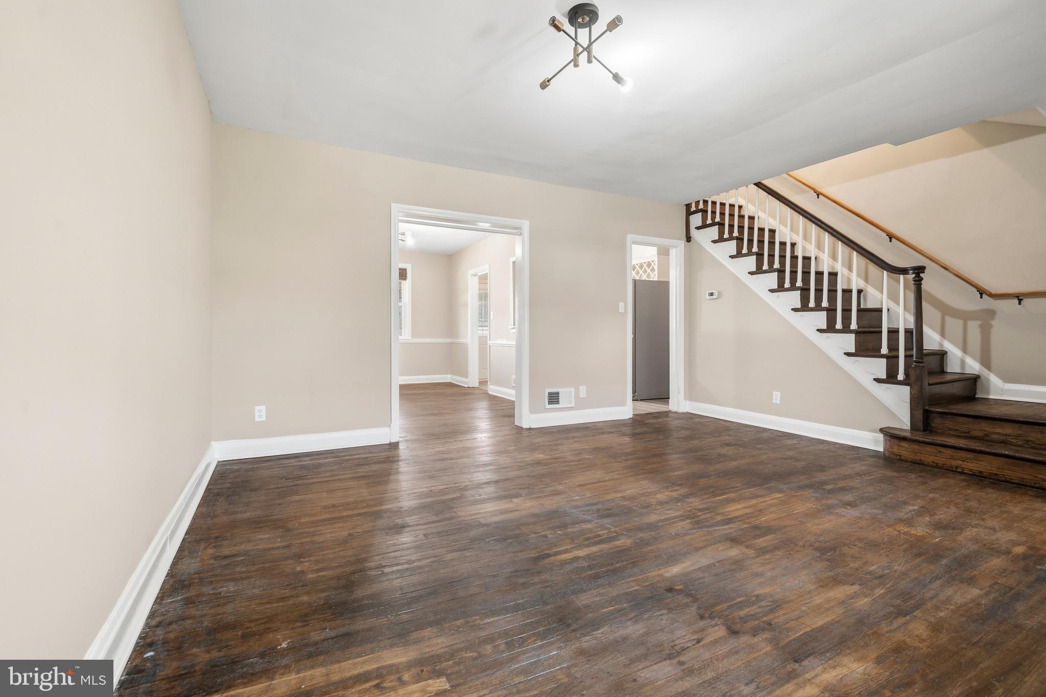 1543 Sheffield Road Baltimore, MD 21218 - Photo 7 of 28 Living room