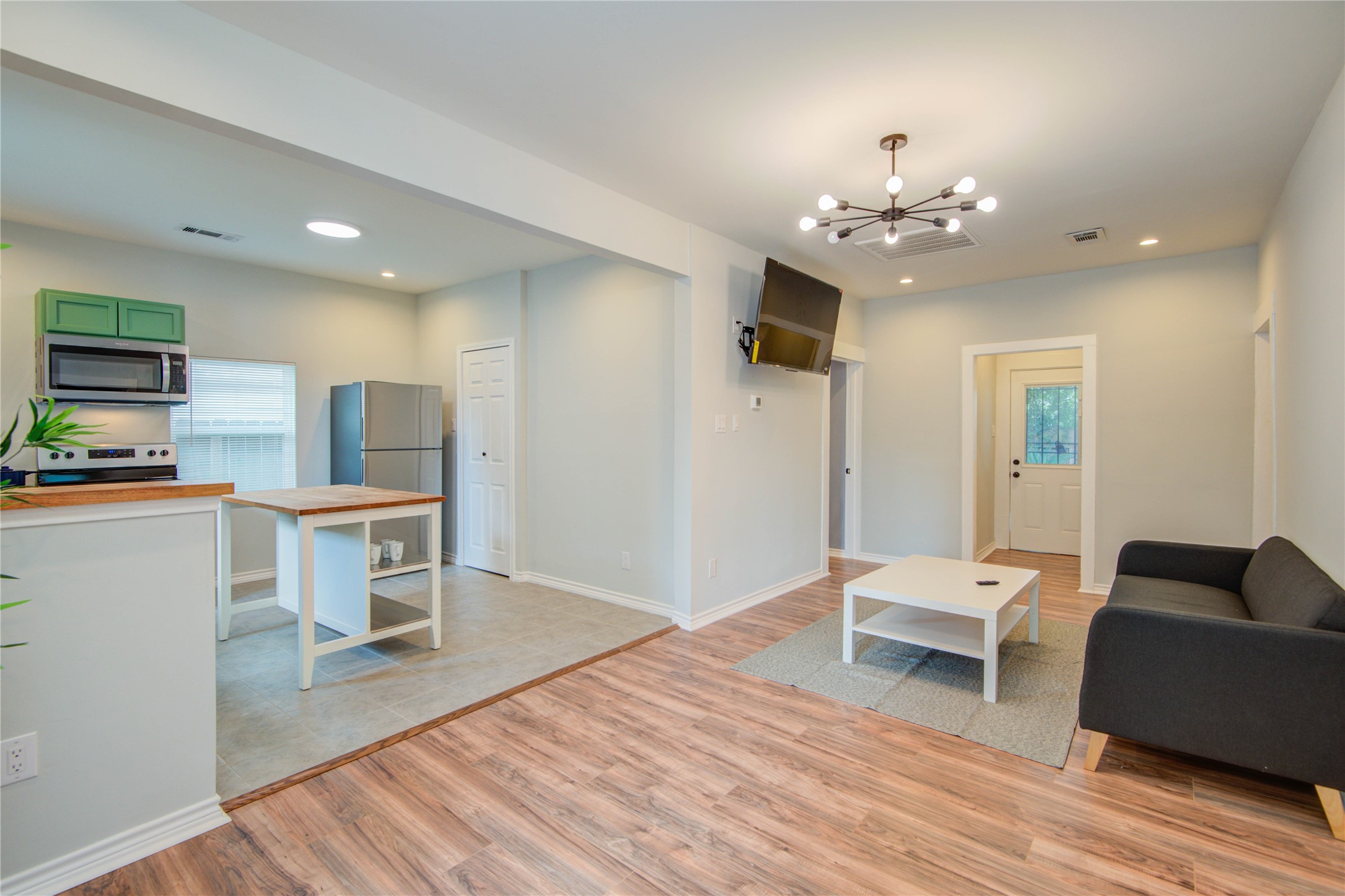 2712 Link Road Houston, TX 77009 - Photo 5 of 35