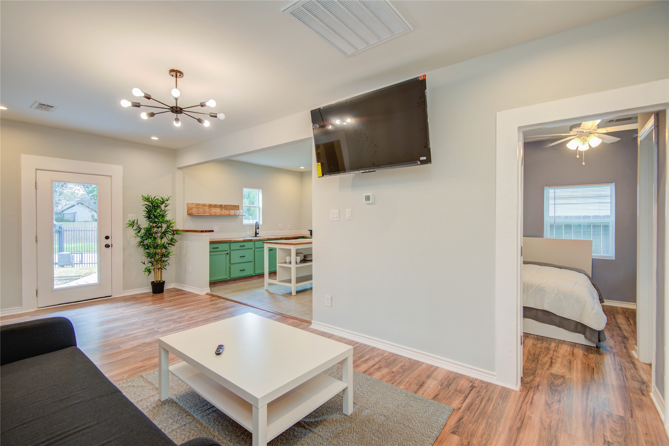 2712 Link Road Houston, TX 77009 - Photo 9 of 35