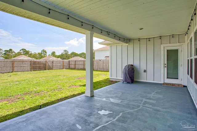 a view of a room with an empty space