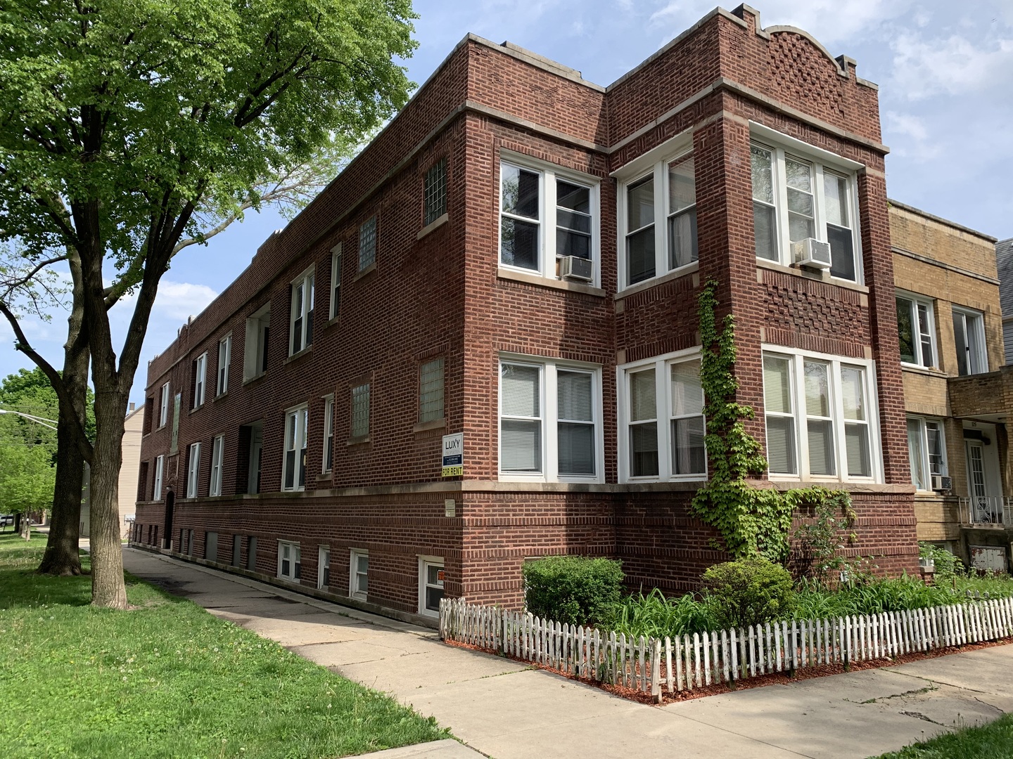 3257 North Hamlin Avenue, Chicago, IL 60618 Compass