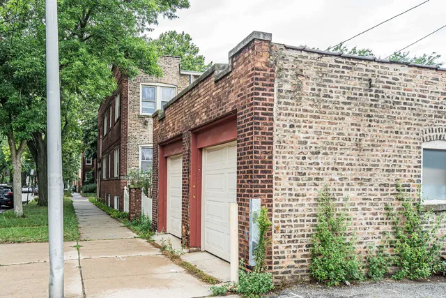 $1,750 | 2424 West Hollywood Avenue, Unit 3, Chicago, IL 60659