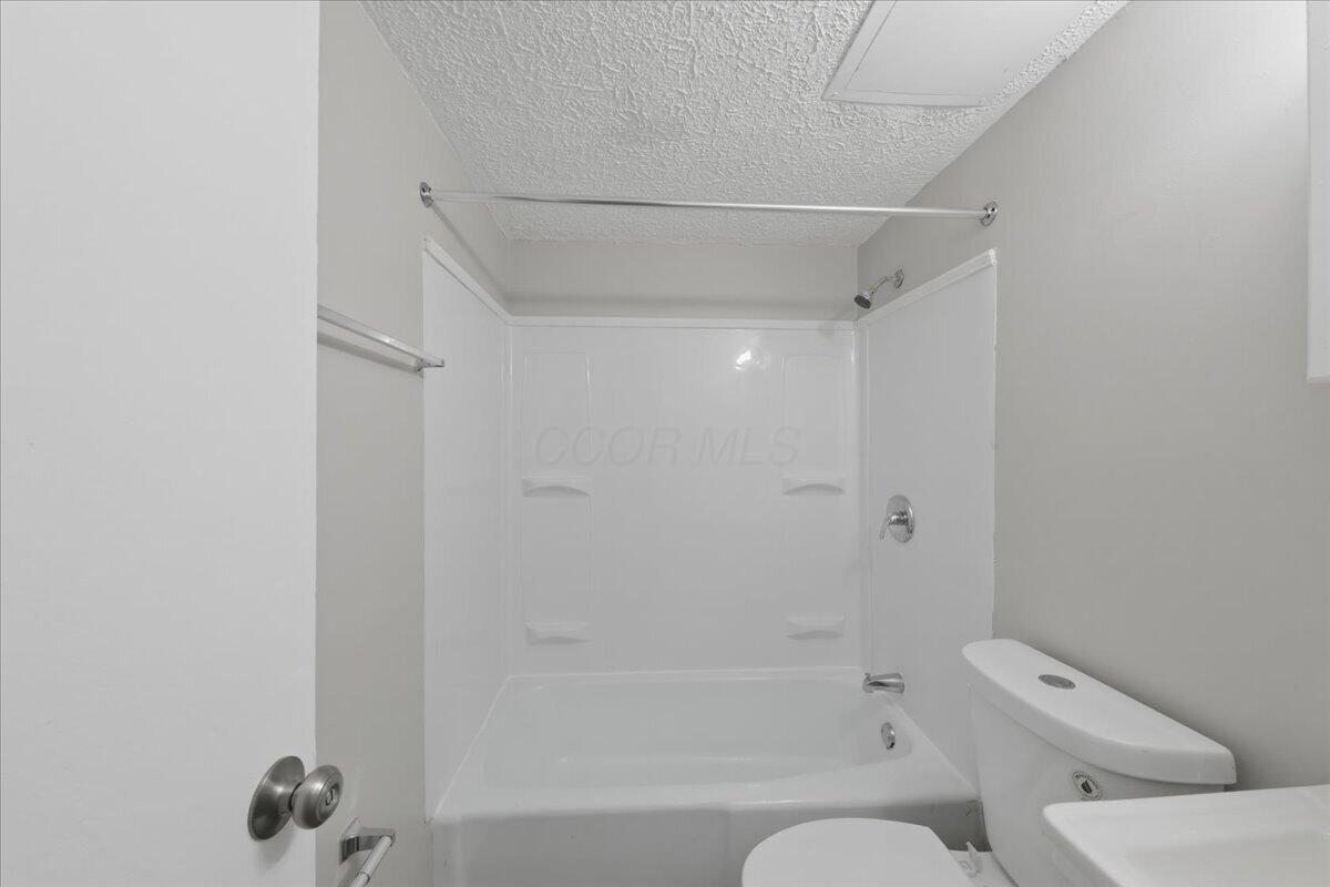1928 Agler Road Columbus, OH 43224 - Photo 36 of 53 36-Bathroom 2F