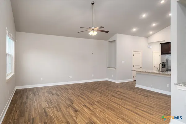 $1,300 | 3067 View Ridge Drive, Unit 7, Spring Branch, TX 78070