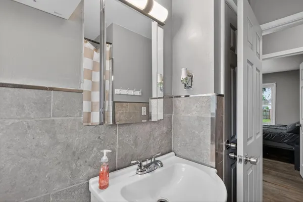 $164,900 | 2005 Cortland Boulevard, Jackson, MI 49203