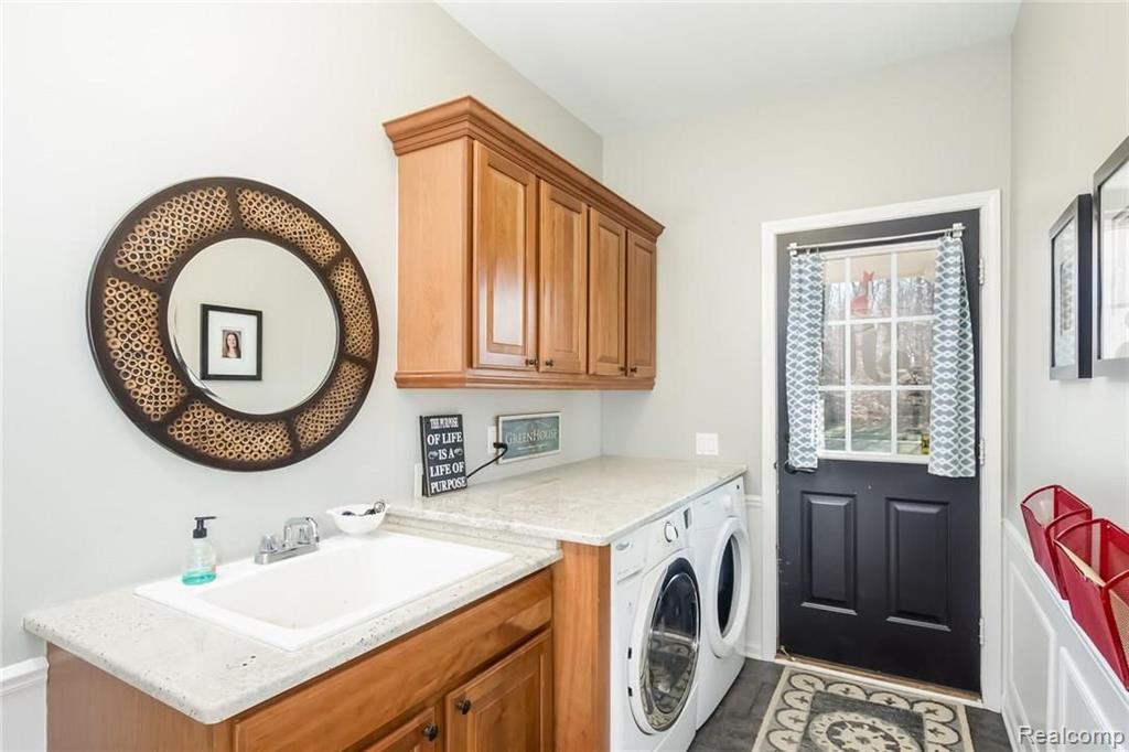 1585 Trinity Road Canton, MI 48187 - Photo 23 of 56