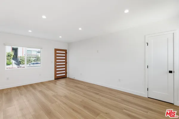 $3,195 | 5411 Troost Avenue, Valley Village, CA 91601