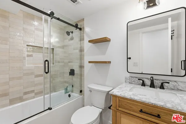 $3,195 | 5411 Troost Avenue, Valley Village, CA 91601