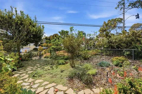 $1,559,000 | 426 Camino Real, Redondo Beach, CA 90277