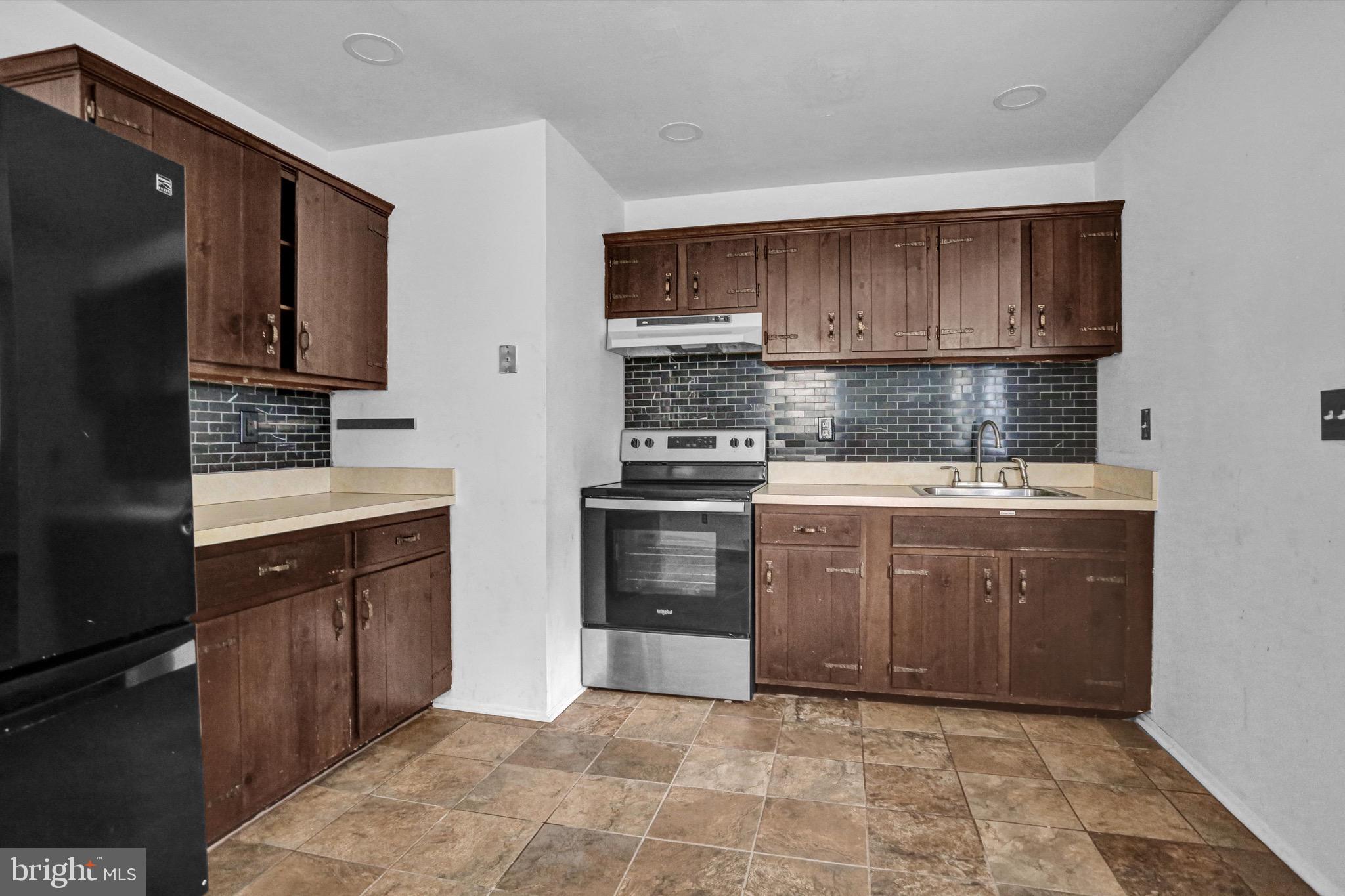 135 Gerald Avenue Reading, PA 19607 - Photo 8 of 15 Gallery Image 8