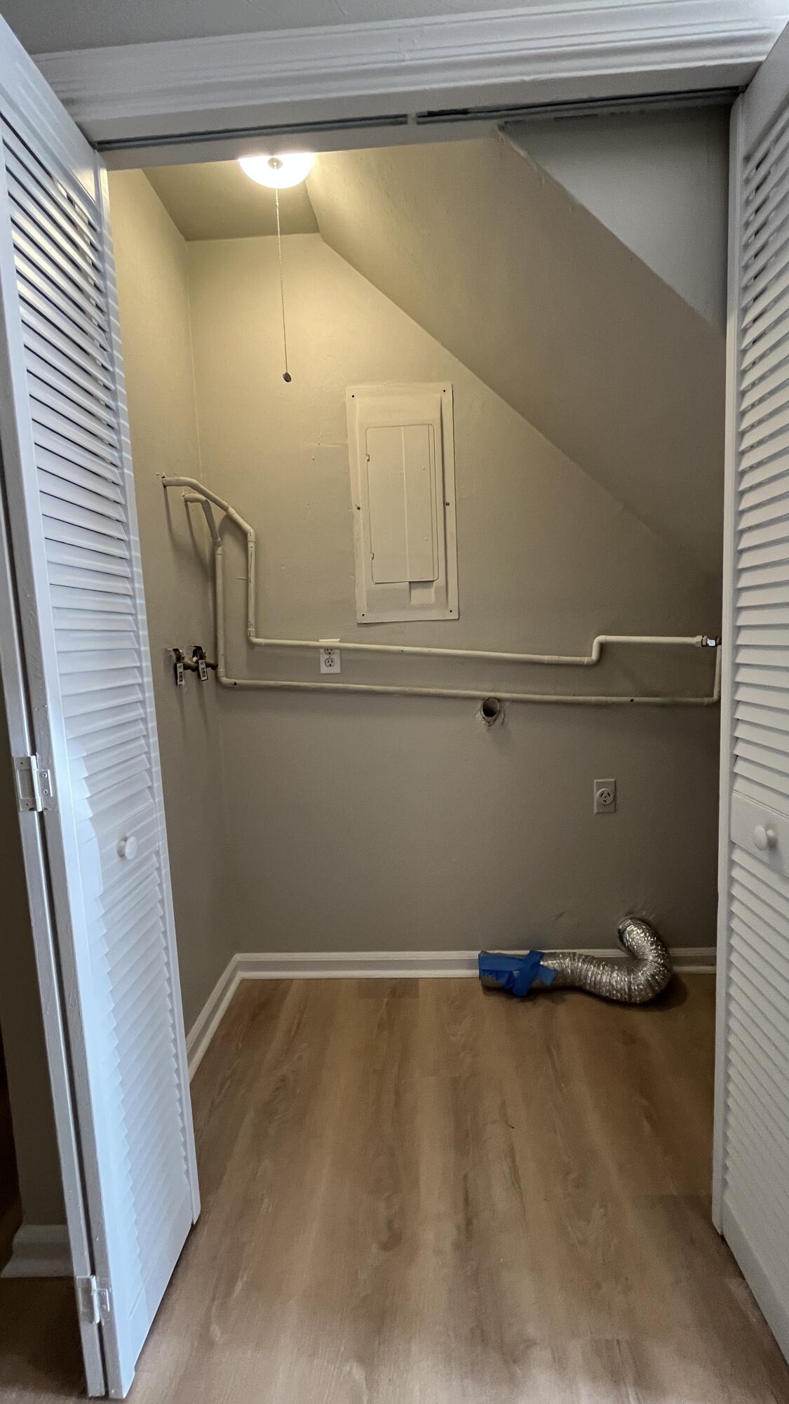 1517 Lexington Avenue Southwest, Unit 7 Roanoke, VA 24015 - Photo 12 of 12 IMG_2388