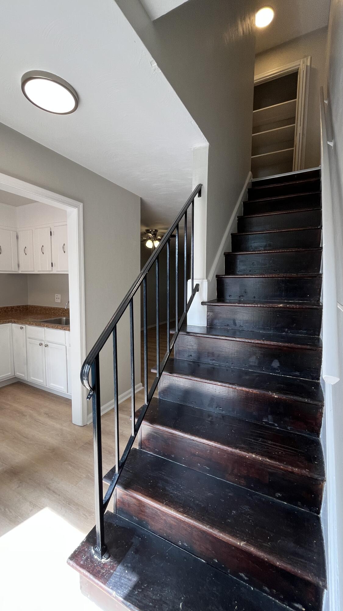 1517 Lexington Avenue Southwest, Unit 7 Roanoke, VA 24015 - Photo 6 of 12 IMG_2389