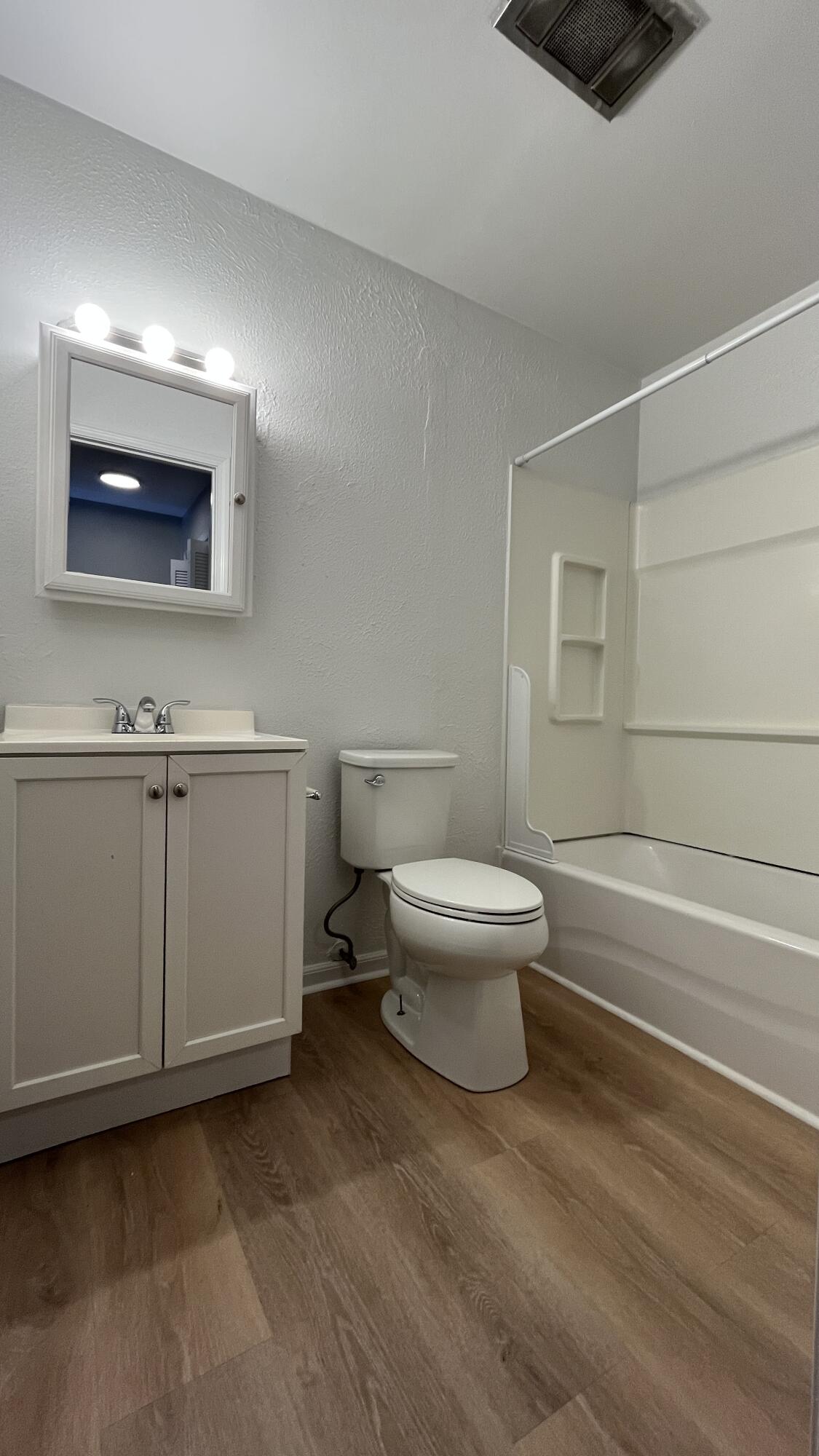 1517 Lexington Avenue Southwest, Unit 7 Roanoke, VA 24015 - Photo 9 of 12 IMG_2395