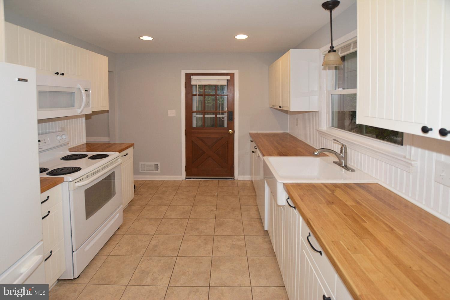6722 Deborann Court Springfield, VA 22152 - Photo 10 of 34 Gallery Image 10