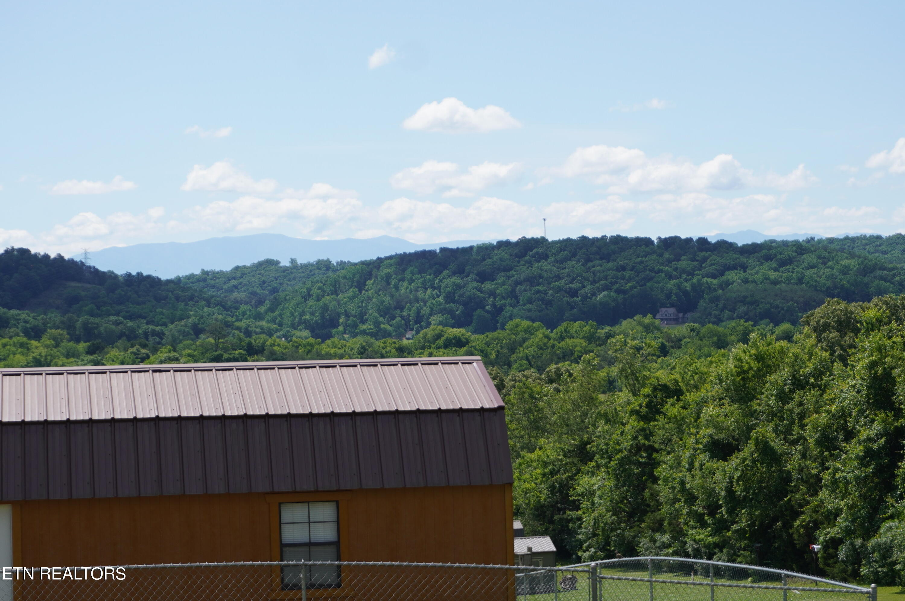 2535 Ryleigh Ridge Drive New Market, TN 37820 - Photo 5 of 51 2535 ryleigh ridge updated 5-30-24 (2)
