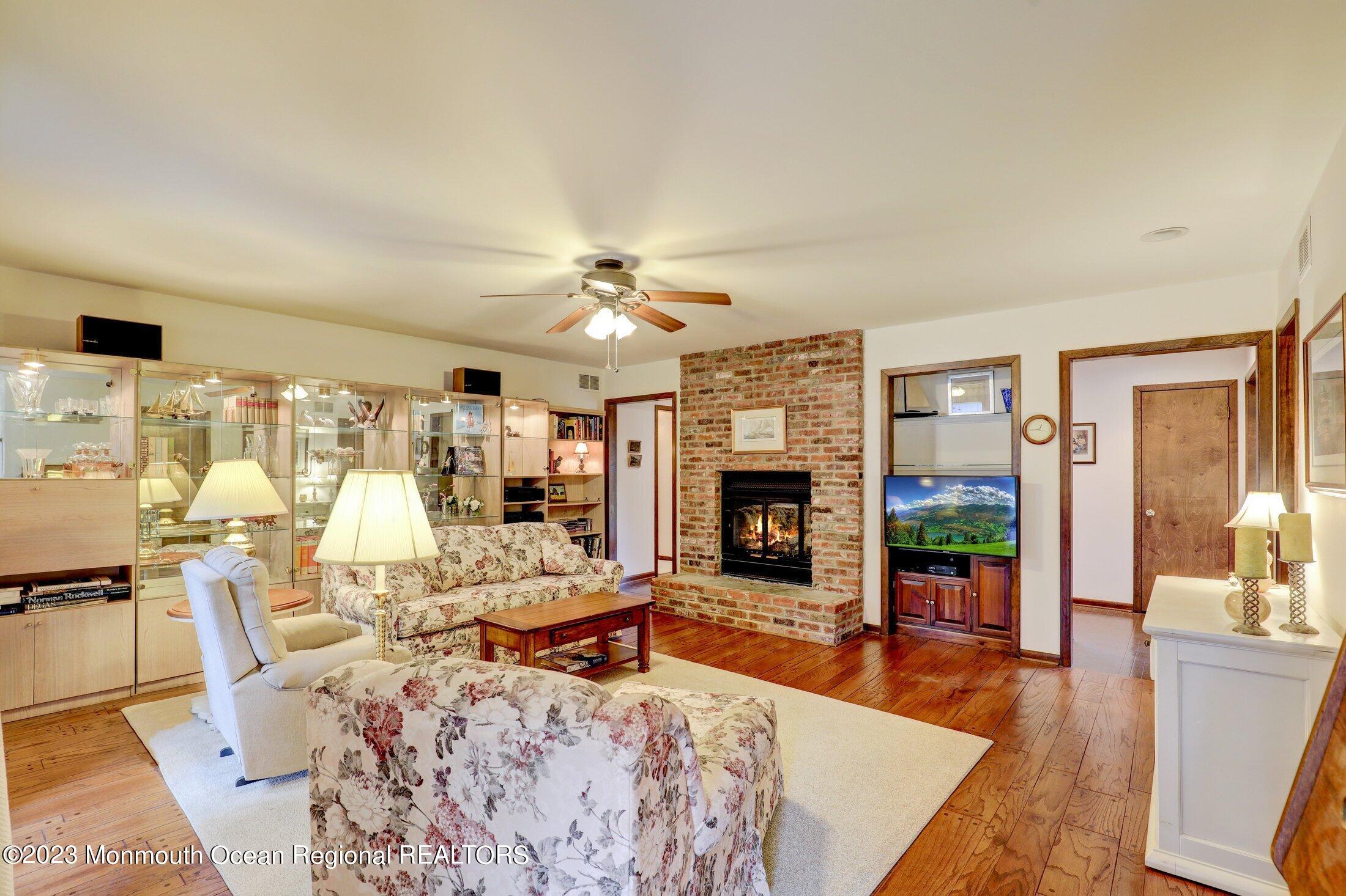 978 West Front Street Red Bank, NJ 07701 - Photo 12 of 39 Family Room 2