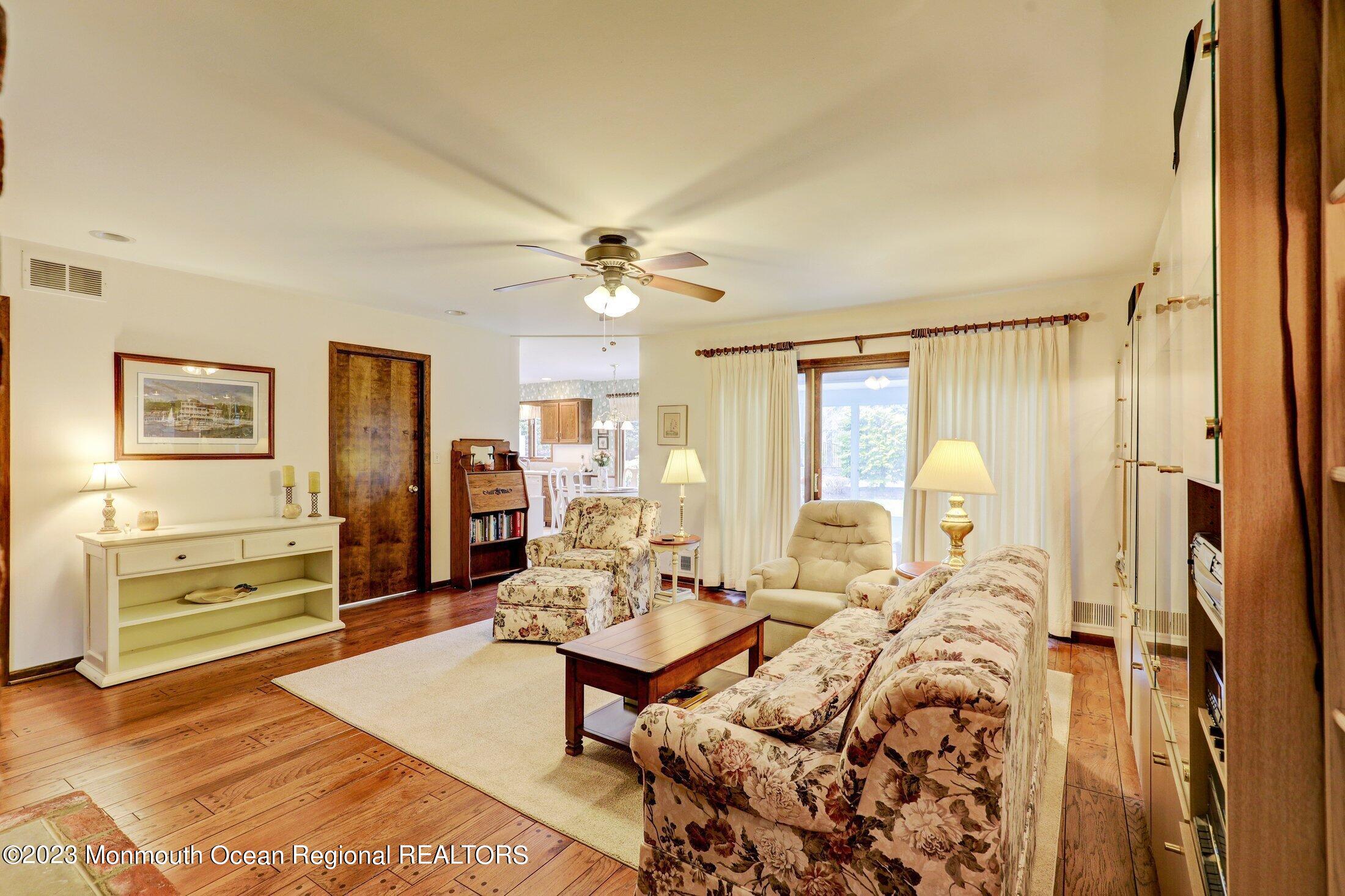 978 West Front Street Red Bank, NJ 07701 - Photo 13 of 39 Family Room 3