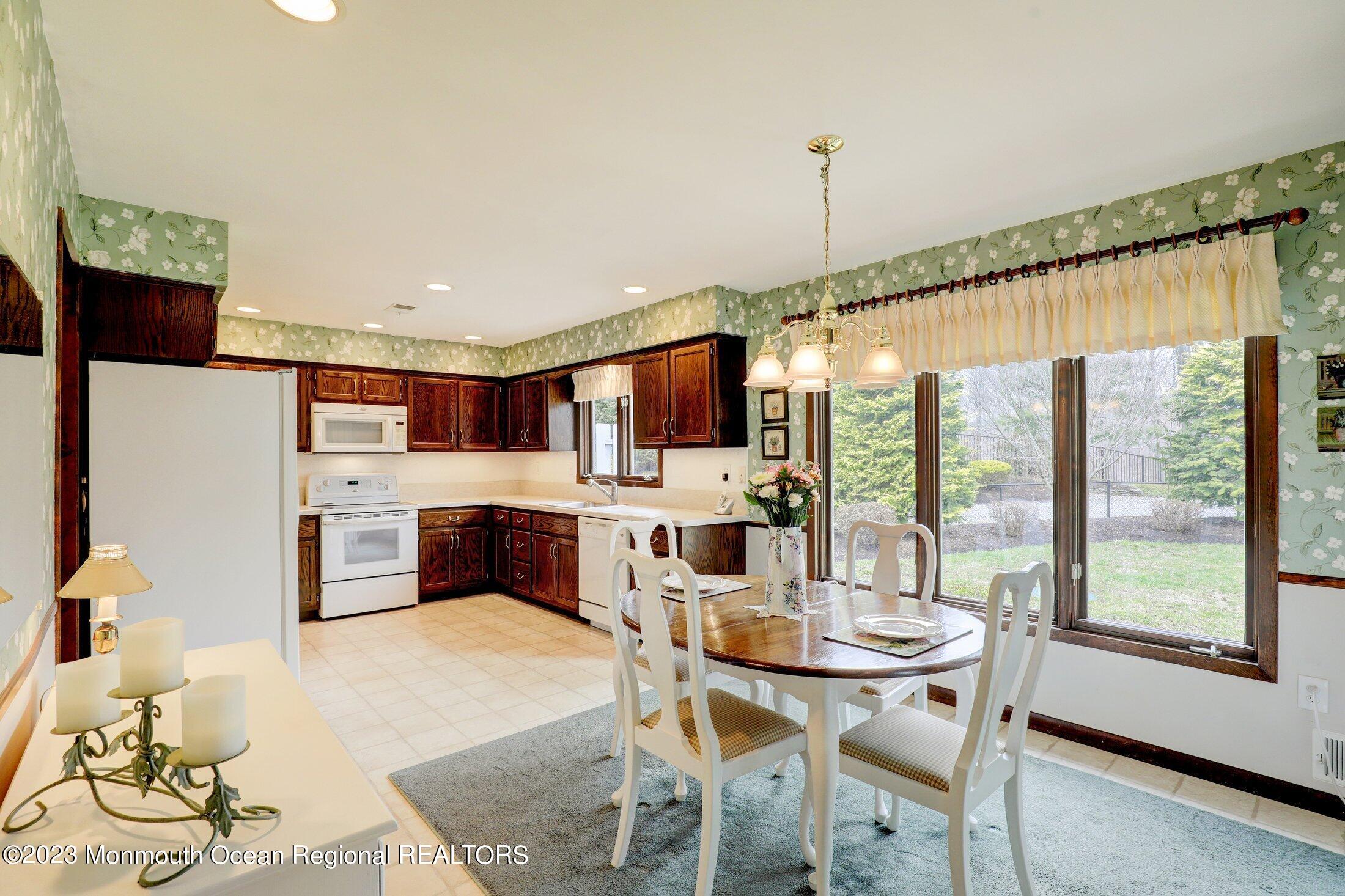 978 West Front Street Red Bank, NJ 07701 - Photo 14 of 39 Kitchen (16)