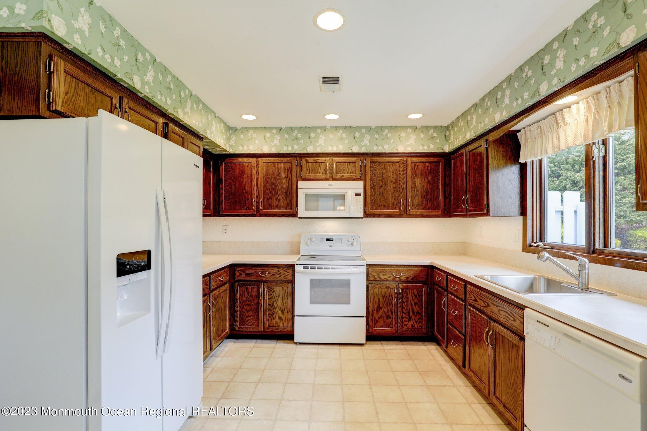 978 West Front Street Red Bank, NJ 07701 - Photo 15 of 39 Kitchen 2 (3)
