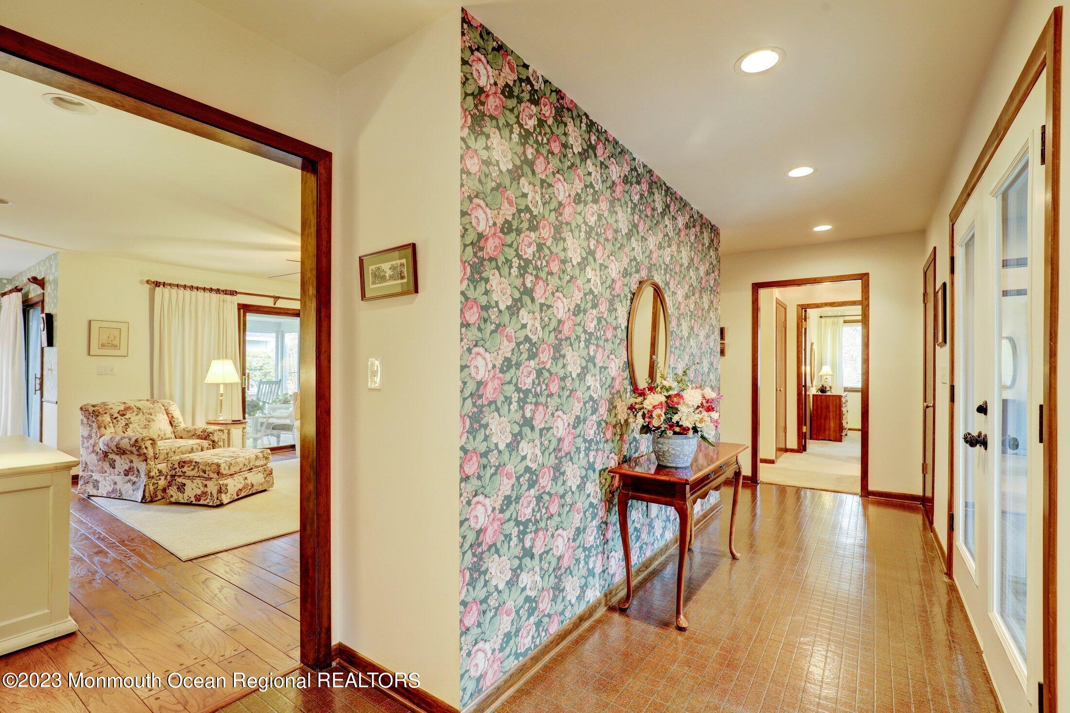 978 West Front Street Red Bank, NJ 07701 - Photo 5 of 39 Foyer (11)