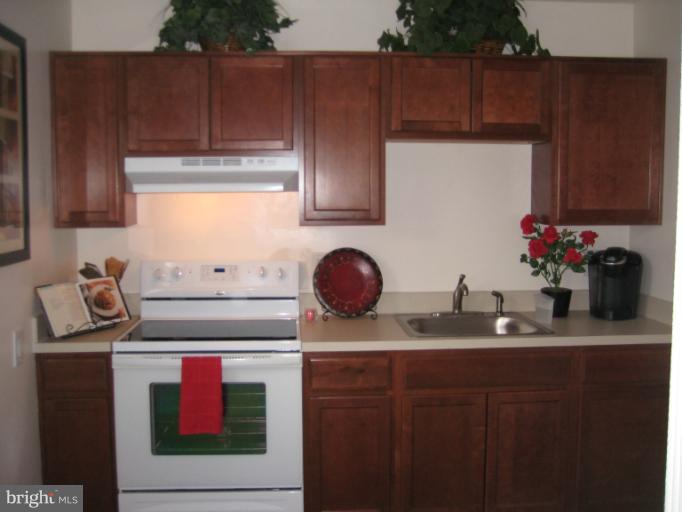 9660 Dundawan Road Nottingham, MD 21236 - Photo 14 of 20 Kitchen