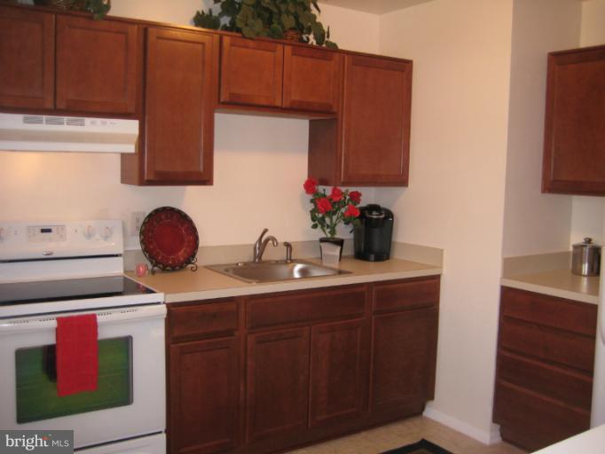 9660 Dundawan Road Nottingham, MD 21236 - Photo 18 of 20 Kitchen