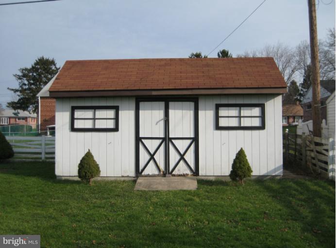 9660 Dundawan Road Nottingham, MD 21236 - Photo 7 of 20 Storage Shed