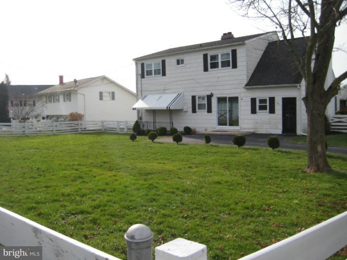9660 Dundawan Road Nottingham, MD 21236 - Photo 8 of 20 Large Fenced Back Yard