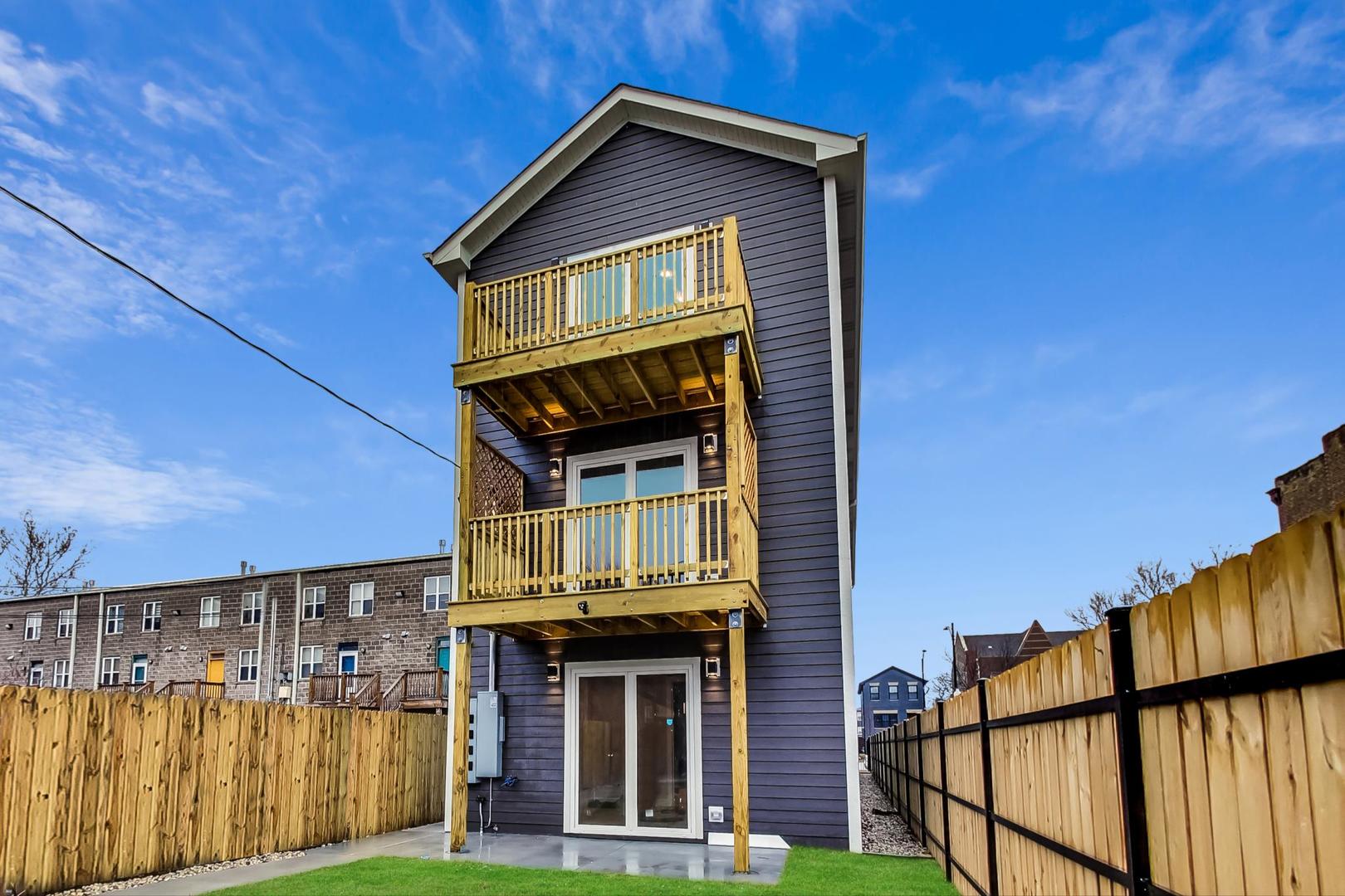 4745 South Indiana Avenue, Unit 3 Chicago, IL 60615 - Photo 14 of 42 a house view with a outdoor space
