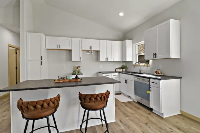 $325,000 | 4822 37th Avenue, Kenosha, WI 53144