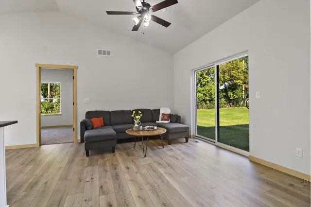 $325,000 | 4822 37th Avenue, Kenosha, WI 53144