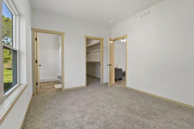 $325,000 | 4822 37th Avenue, Kenosha, WI 53144