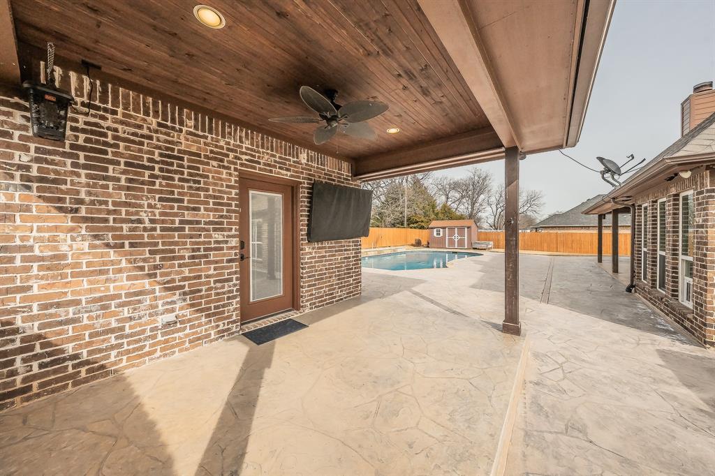 405 Edgewood Terrace Boyd, TX 76023 - Photo 38 of 39 Guest house private patio