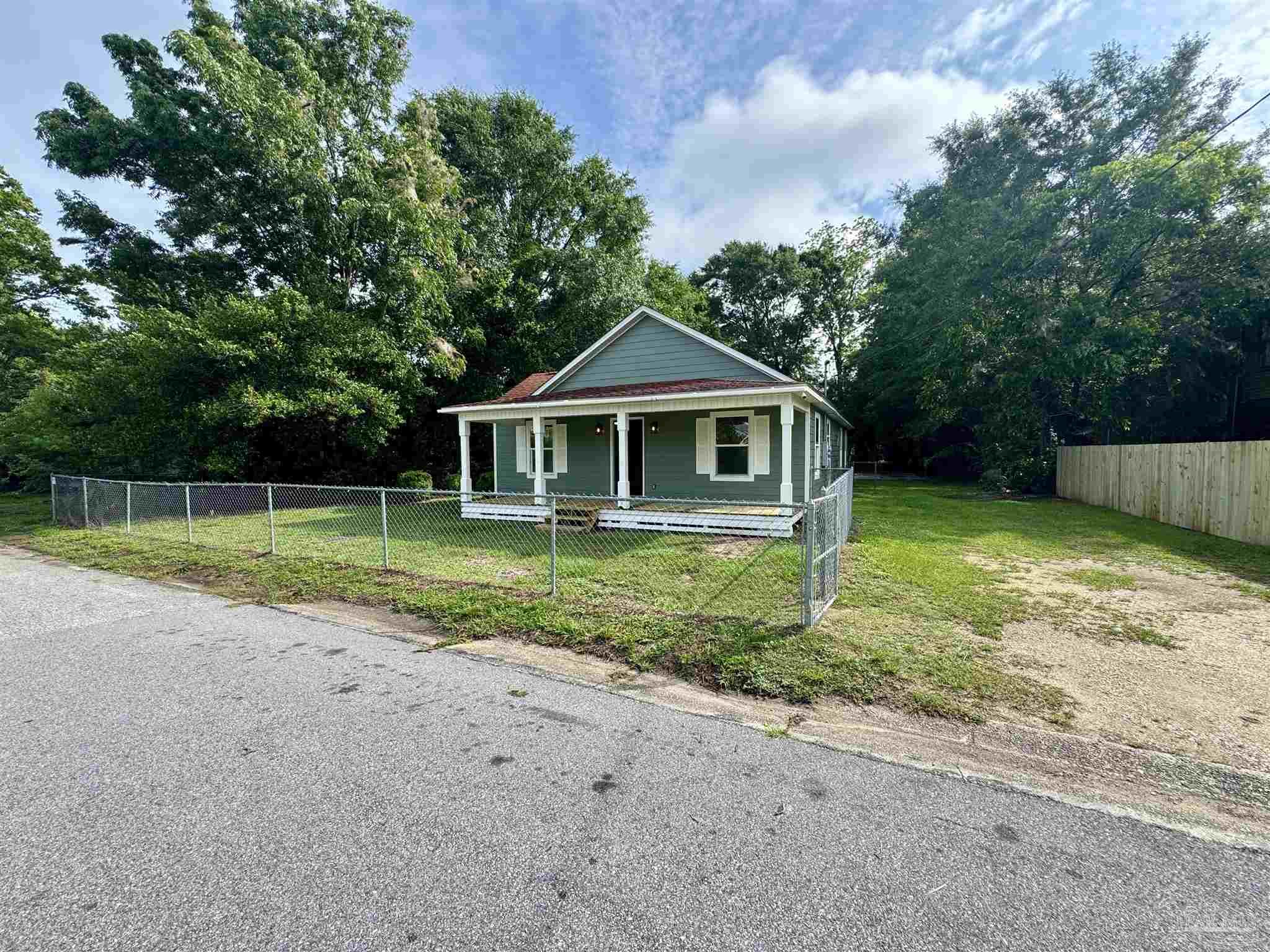 424 Front Street Century, FL 32535 - Photo 2 of 48
