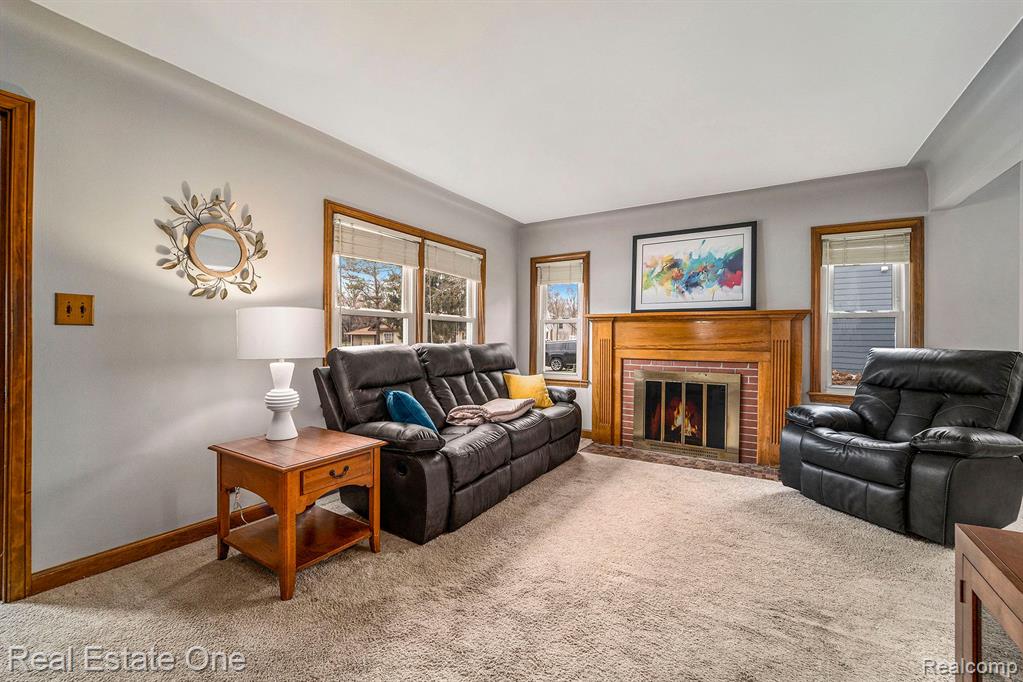 3226 Harvard Road Royal Oak, MI 48073 - Photo 3 of 22